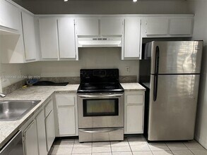 10508 NW 6th St in Pembroke Pines, FL - Building Photo - Building Photo