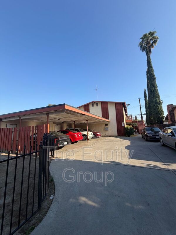 property at 530 E Myrtle Ave
