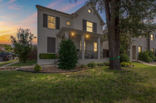 property at 2409 W Robert St