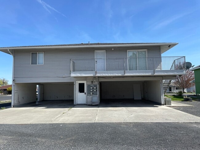 property at 1206 W Columbia Ave