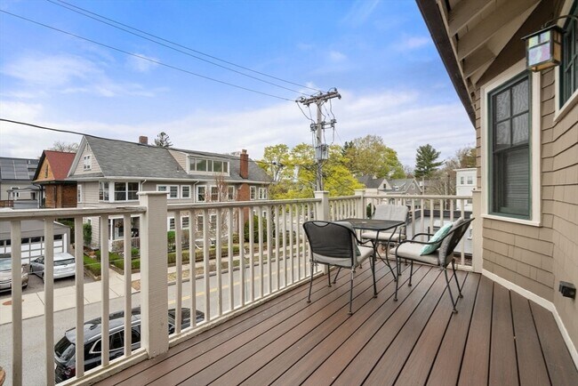 136 Appleton St, Unit 1 in Cambridge, MA - Building Photo - Building Photo