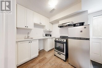 1028 Pelican Trail in Pickering, ON - Building Photo - Building Photo