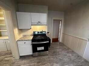 23 Ames St, Unit 1T in Somerville, MA - Foto de edificio - Building Photo
