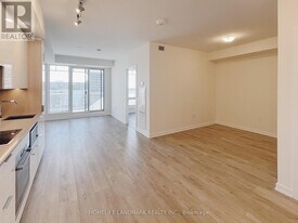 28 Freeland St in Toronto, ON - Building Photo