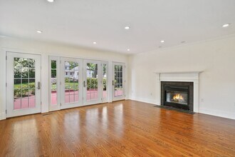 50 Harrison Ave in New Canaan, CT - Building Photo - Building Photo