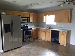 936 Poppleton Dr in Hinesville, GA - Building Photo - Building Photo