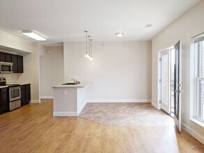 Sixth &amp; Washington in Bloomington, IN - Foto de edificio - Building Photo