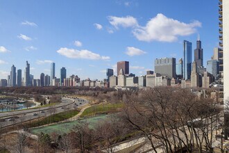 155 N Harbor Dr in Chicago, IL - Building Photo - Building Photo
