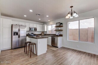 2829 E Glenhaven Dr in Phoenix, AZ - Building Photo - Building Photo