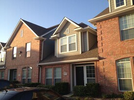 1001 Krenek Tap Rd in College Station, TX - Building Photo