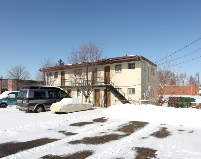 706 S Yearling Rd in Columbus, OH - Foto de edificio - Building Photo