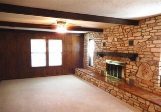 106 Suttles Ave in San Marcos, TX - Building Photo - Building Photo