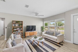 2125 Palm Ave in Indialantic, FL - Building Photo - Building Photo