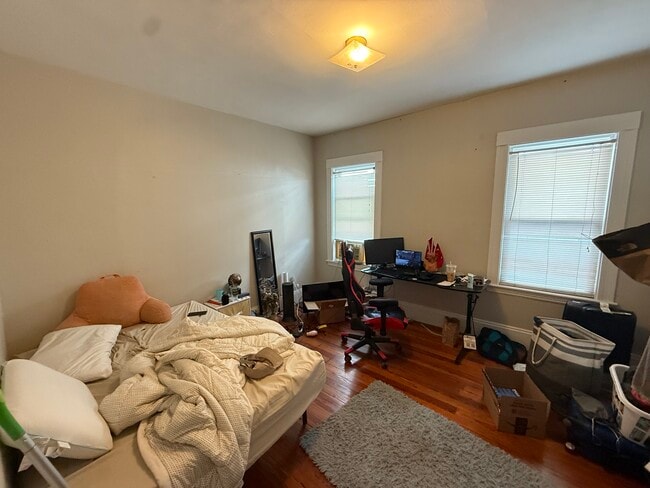 348 Faneuil St, Unit 2 in Boston, MA - Foto de edificio - Building Photo