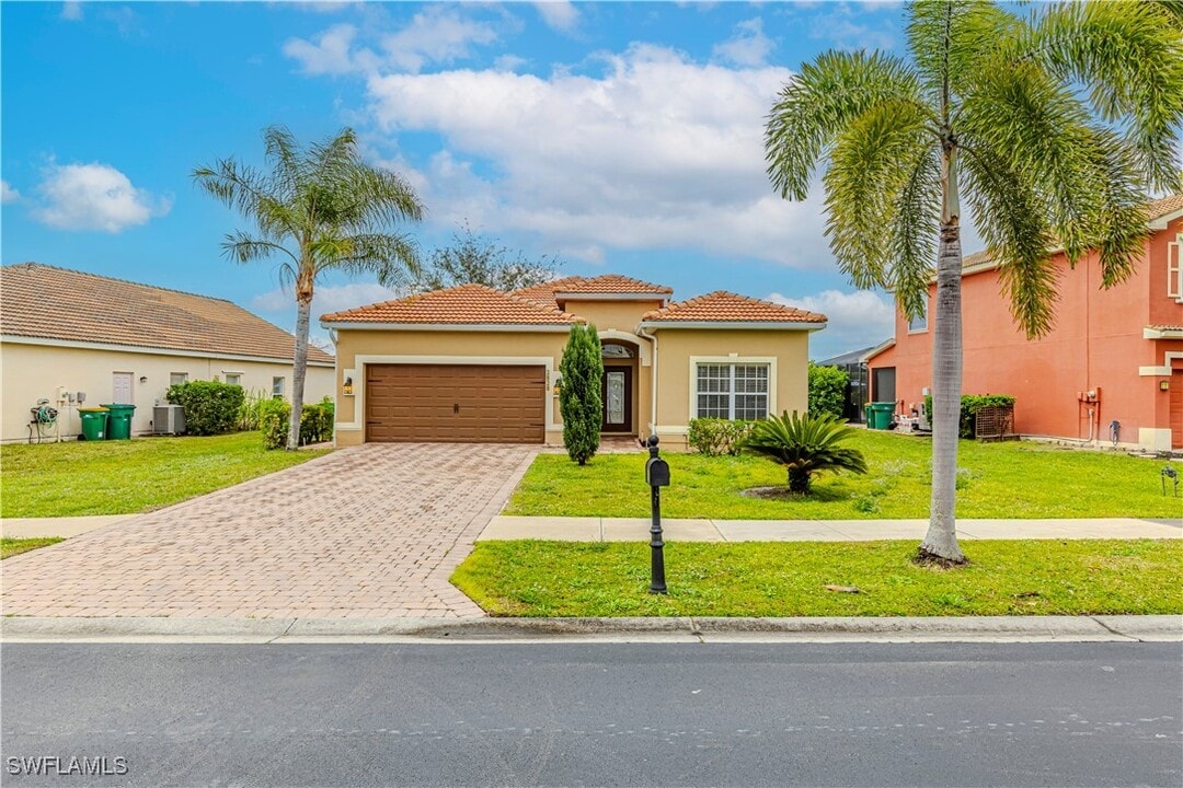 2828 Inlet Cove Ln W in Naples, FL - Foto de edificio