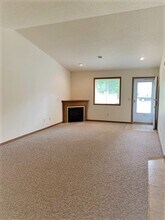 4549 Woodford Ct, Unit 4 in Eau Claire, WI - Building Photo - Building Photo