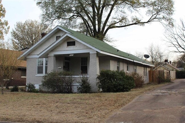 property at 1621 Kendale Ave