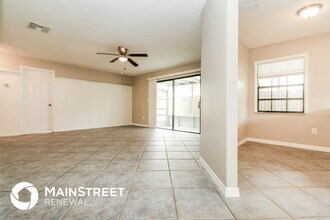 1718 Tall Pines Dr in Largo, FL - Building Photo - Building Photo