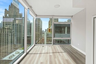 500 N St Clair St in Chicago, IL - Building Photo - Building Photo