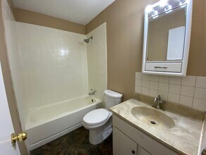 712 9th St in Colona, IL - Building Photo - Building Photo