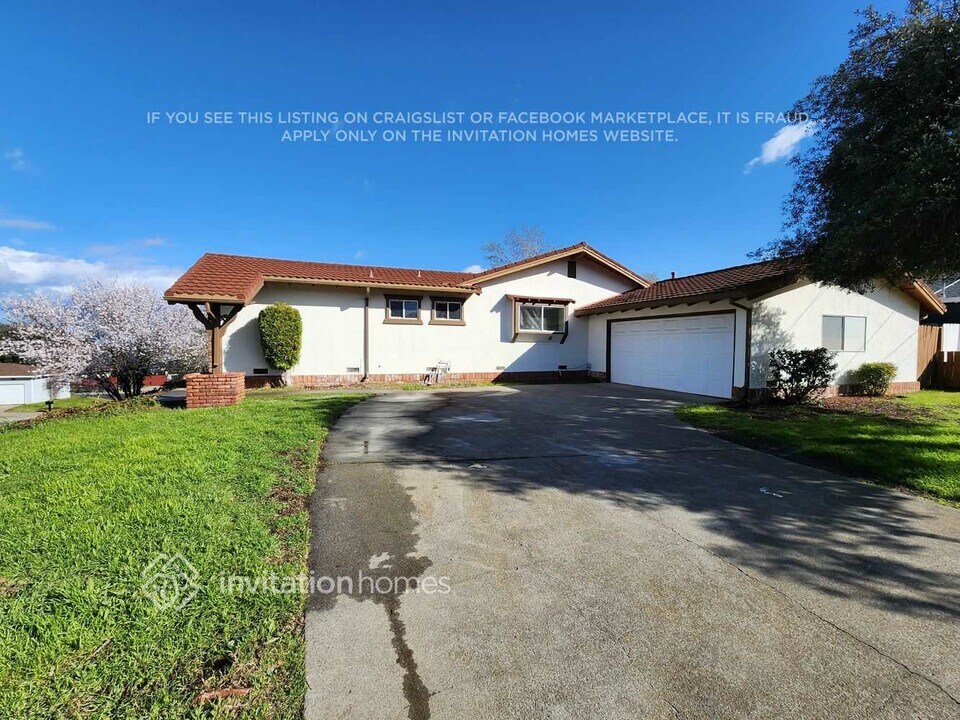 4315 Scenic Ave in Pittsburg, CA - Building Photo