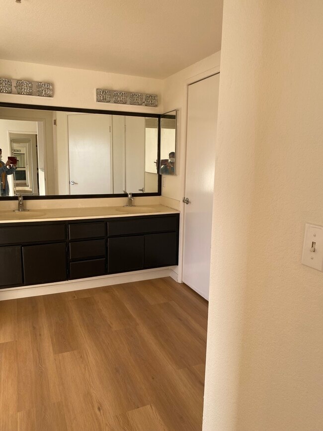 Manhattan Regency in Los Angeles, CA - Foto de edificio - Building Photo