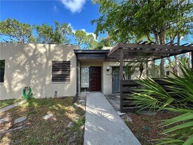209 Pinebrook Dr in Ft. Myers, FL - Building Photo