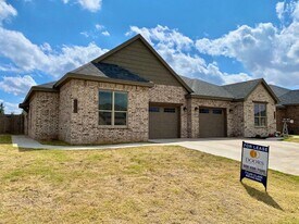 1703 102nd St in Lubbock, TX - Building Photo