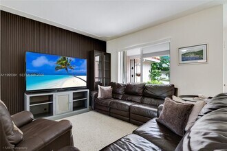 6000 Leonardo St in Coral Gables, FL - Building Photo - Building Photo