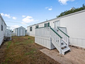 5110 Martinique Calle in Dickinson, TX - Foto de edificio - Building Photo