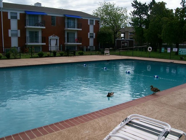 Yorktown Apartment Homes in Oklahoma City, OK - Building Photo - Building Photo