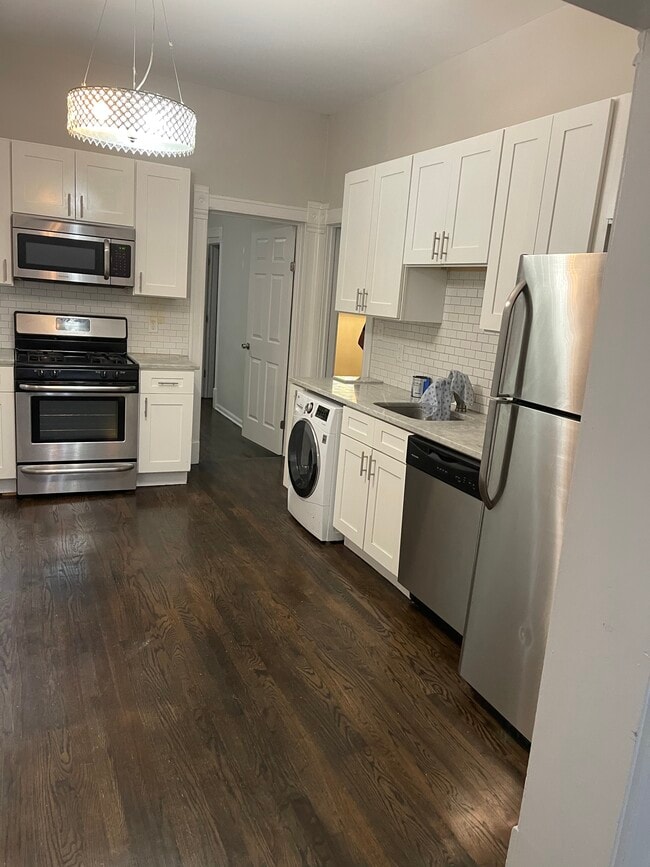 1446 W Fletcher St, Unit 1R