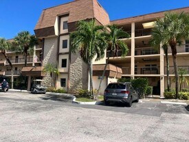 6300 NW 2nd Ave in Boca Raton, FL - Building Photo