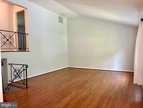 9012 Vernon View Dr in Alexandria, VA - Building Photo - Building Photo