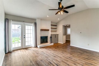 1730 Clarendon Dr in Lewisville, TX - Building Photo - Building Photo