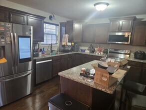 1069 Castlerock Dr in Clarksville, TN - Building Photo - Building Photo