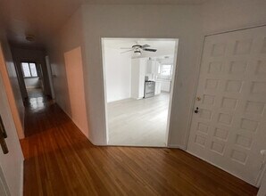3204 Castle Heights Ave, Unit 3204 castle heights in Los Angeles, CA - Building Photo - Building Photo