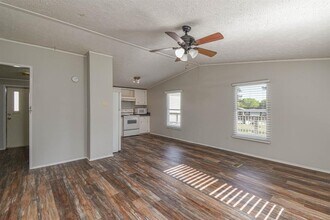13909 Anchor Ct in Willis, TX - Building Photo - Building Photo