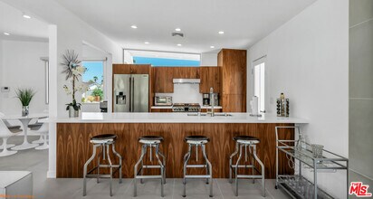 2287 E Hildy Ln in Palm Springs, CA - Building Photo - Building Photo