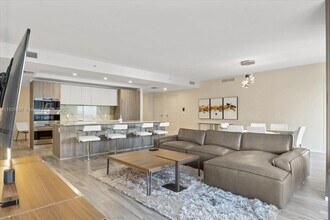 801 S Miami Ave, Unit 4708 in Miami, FL - Building Photo - Building Photo