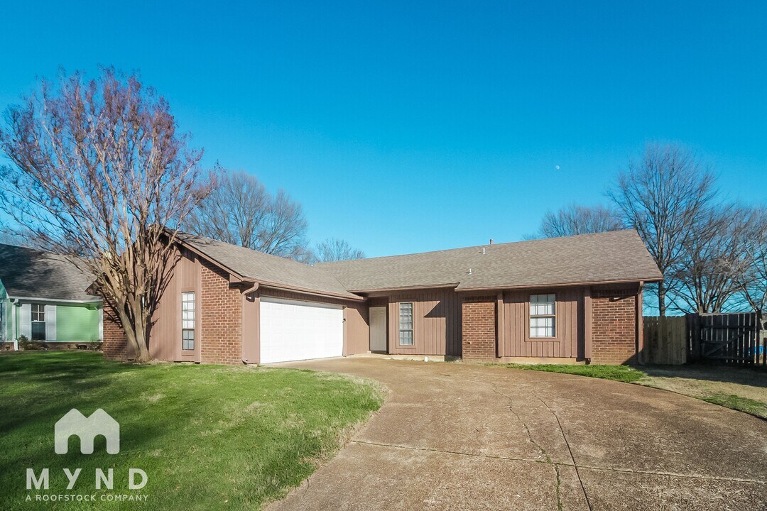 4056 Friendly Way in Memphis, TN - Building Photo