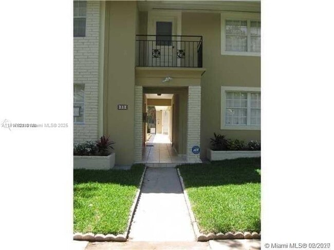 30 Phoenetia Ave in Coral Gables, FL - Building Photo - Building Photo