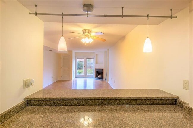 348 Franklin St, Unit 4D in Cambridge, MA - Foto de edificio - Building Photo