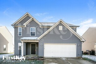 1451 Round Lake Rd in Greenwood, IN - Building Photo