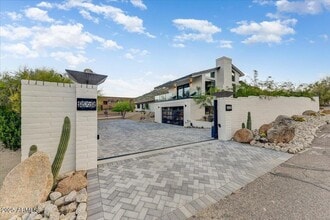 5801 E Surrey Dr in Cave Creek, AZ - Building Photo - Building Photo
