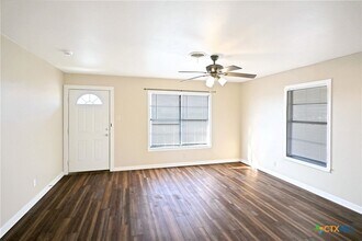 4706 Dreibrodt Rd in San Marcos, TX - Building Photo - Building Photo
