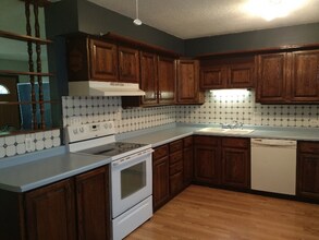 1119 Hillside Dr in Bettendorf, IA - Building Photo - Building Photo