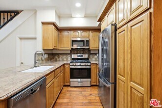 2406 Aviation Blvd in Redondo Beach, CA - Building Photo - Building Photo