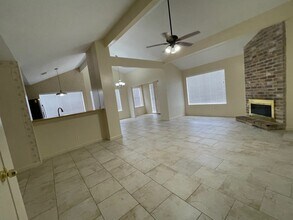 2627 Old Fort Rd in Sugar Land, TX - Building Photo - Building Photo