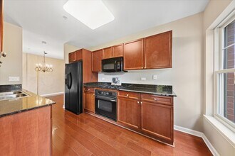 255 E Liberty Dr in Wheaton, IL - Building Photo - Building Photo